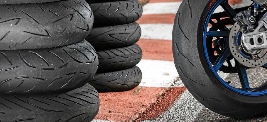 Testes de pneus para motociclos